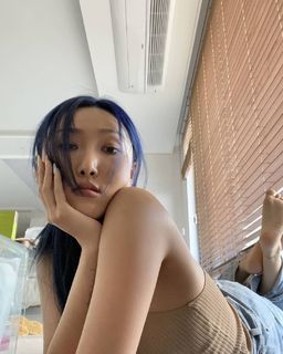Hwasa feet photo 7