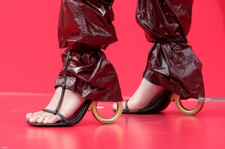 Hwasa feet photo 18