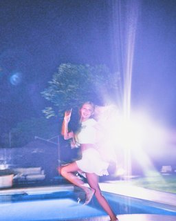 Hwasa feet photo 20