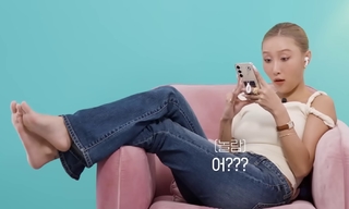 Hwasa feet photo 14