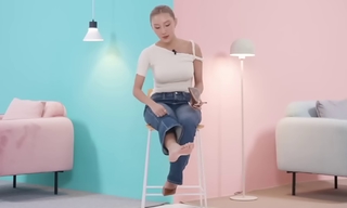 Hwasa feet photo 12
