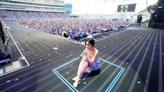 Hwasa feet photo 3
