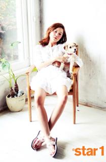 Hyo-jin Kong feet photo 11