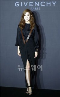 Hyo-jin Kong feet photo 17