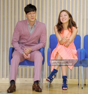 Hyo-jin Kong feet photo 20