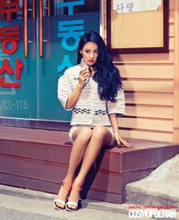 Hyo-ri Lee feet photo 6