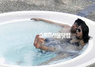 Hyo-ri Lee feet photo 2
