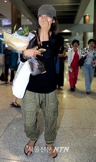 Hyo-ri Lee feet photo 6