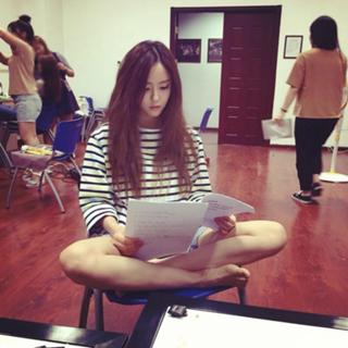 Hyomin feet photo 12