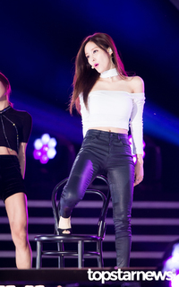 Hyomin feet photo 1