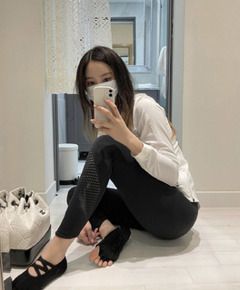 Hyomin feet photo 12