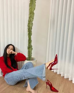 Hyomin feet photo 1