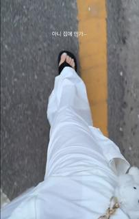 Hyomin feet photo 1