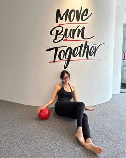 Hyomin feet photo 8