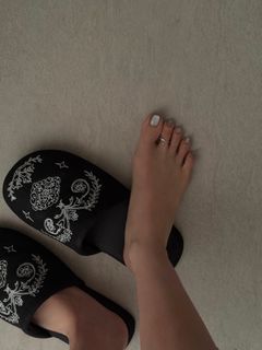 Hyomin feet photo 1