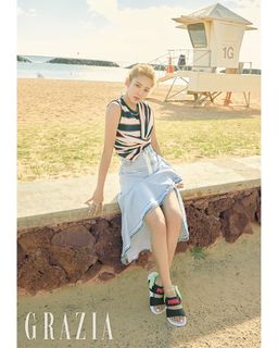 Hyoyeon feet photo 7