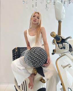 Hyoyeon feet photo 13