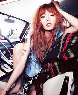 Hyuna feet photo thumbnail