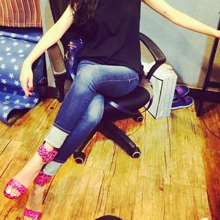 Hyuna feet photo thumbnail