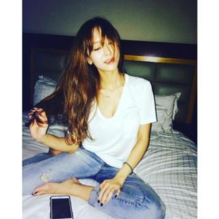 Hyuna feet photo thumbnail