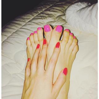 Hyuna feet photo thumbnail
