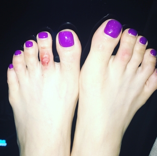Hyuna feet photo thumbnail