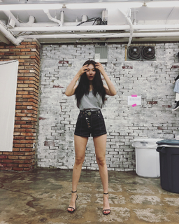 Hyuna feet photo thumbnail
