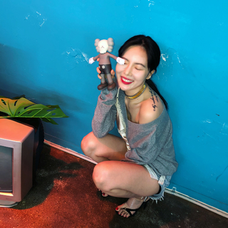 Hyuna feet photo thumbnail
