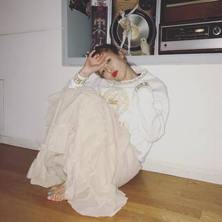 Hyuna feet photo thumbnail
