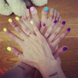 Hyuna feet photo thumbnail
