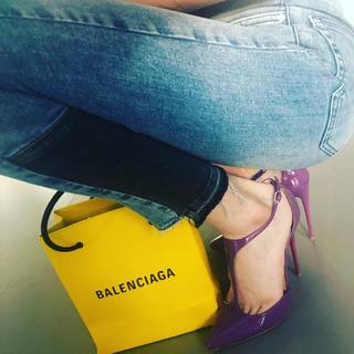 Hyuna feet photo thumbnail
