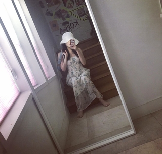 Hyuna feet photo thumbnail