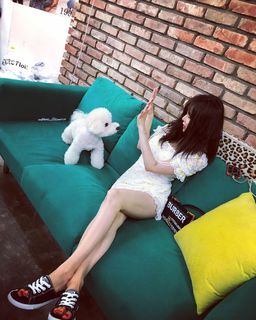 Hyuna feet photo thumbnail