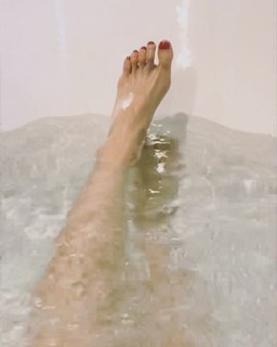Hyuna feet photo thumbnail