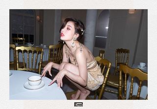 Hyuna feet photo thumbnail