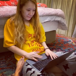 Hyuna feet photo thumbnail