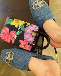 Hyuna feet photo thumbnail