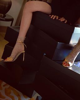 Hyuna feet photo thumbnail