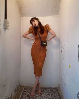 Hyuna feet photo thumbnail