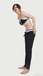 Hyuna feet photo thumbnail