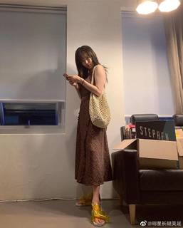Hyuna feet photo thumbnail