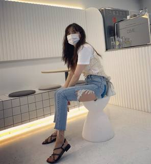Hyuna feet photo thumbnail
