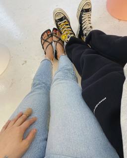 Hyuna feet photo thumbnail