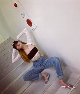 Hyuna feet photo thumbnail