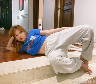 Hyuna feet photo thumbnail