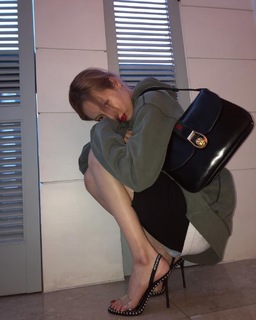 Hyuna feet photo thumbnail