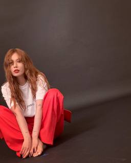 Hyuna feet photo thumbnail