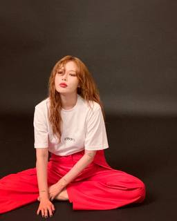 Hyuna feet photo thumbnail