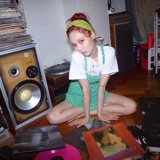 Hyuna feet photo thumbnail