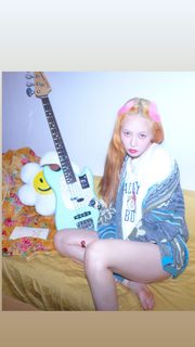 Hyuna feet photo thumbnail